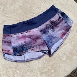 Lululemon Speed Up Short size 10, 2.5 inseam